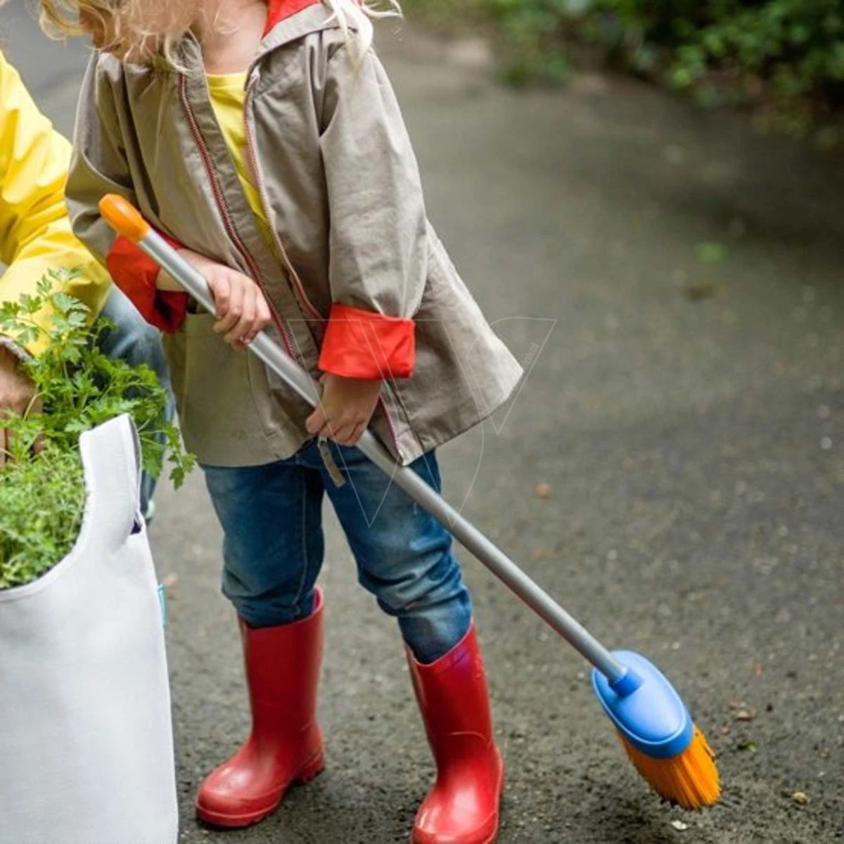 Fiskars Myfirst Kinder Bezem 4 Fiskars Myfirst Kinder Bezem - Afbeelding 4